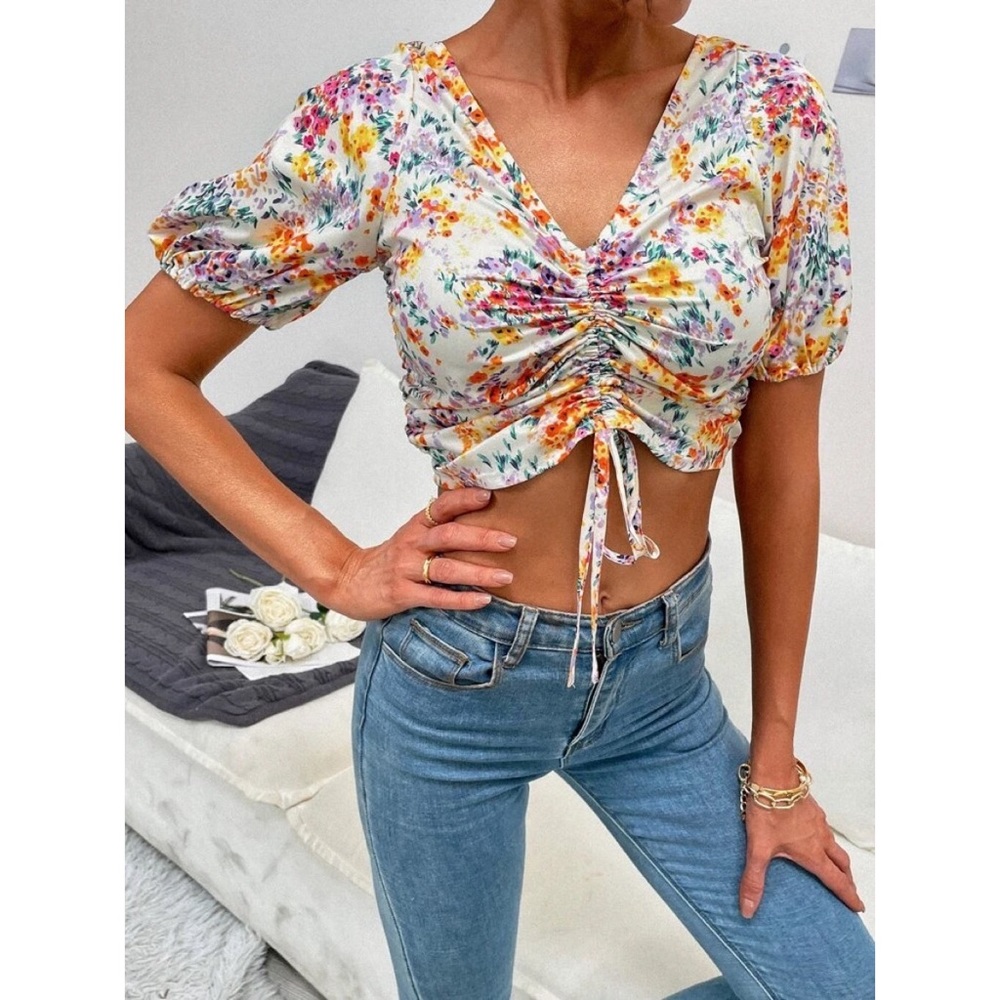 2/$12 H&M NWOT Floral Cropped Blouse - White / Orange